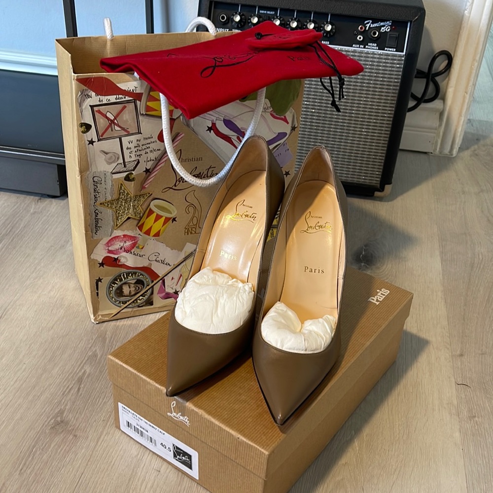 Christian Louboutin Decolette shiny calf Toupe